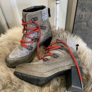 Sorel Black Lace Leather/Wool Waterproof High-Heel Bootie Size 7.5